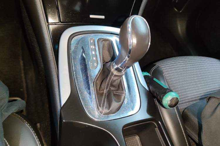 Used Buick Regal 2015 1.6T Leading Technology Model Gear Lever