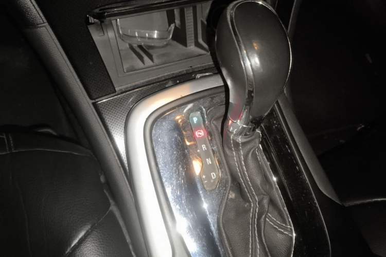Used Buick Regal 2015 1.6T Leading Technology Model Gear Lever
