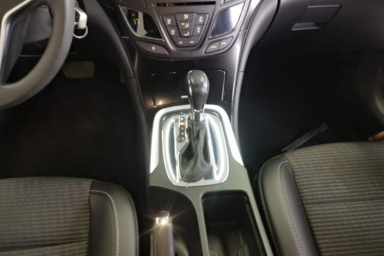 Used Buick Regal 2015 1.6T Leading Technology Model Gear Lever