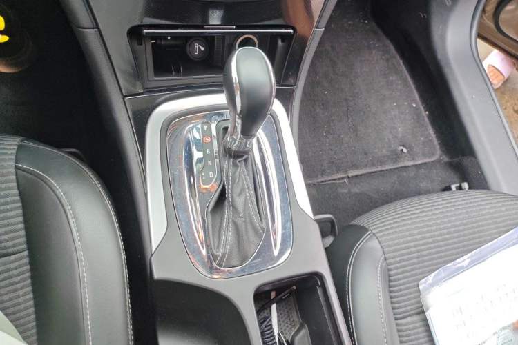 Used Buick Regal 2015 1.6T Leading Technology Model Gear Lever