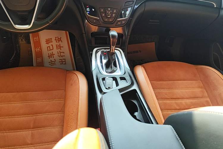 Used Buick Regal 2015 1.6T Elite Tech Model Gear Lever