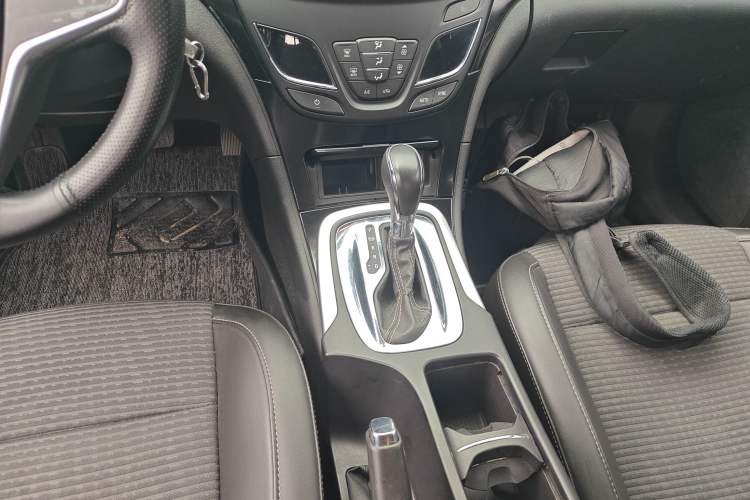 Used Buick Regal 2015 1.6T Leading Technology Model Gear Lever