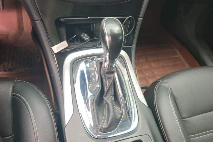 Used Buick Regal 2015 1.6T Elite Tech Model Gear Lever