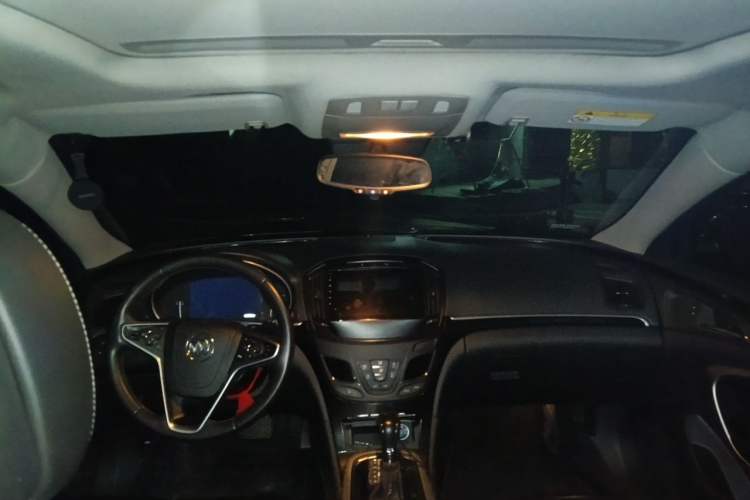 Used Buick Regal 2015 1.6T Elite Tech Model Headliner