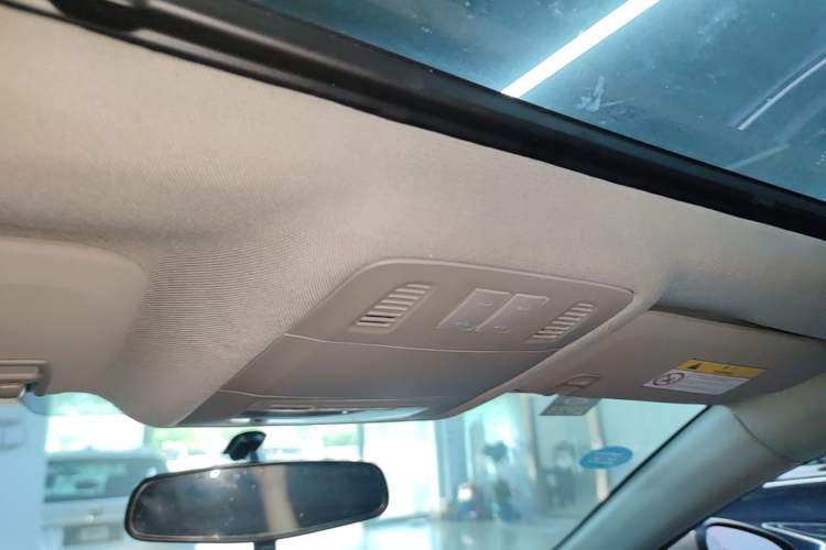 Used Buick Regal 2015 1.6T Leading Technology Model Headliner