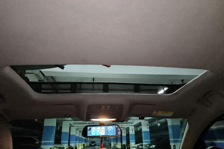 Used Buick Regal 2015 1.6T Fashion Tech Model Headliner