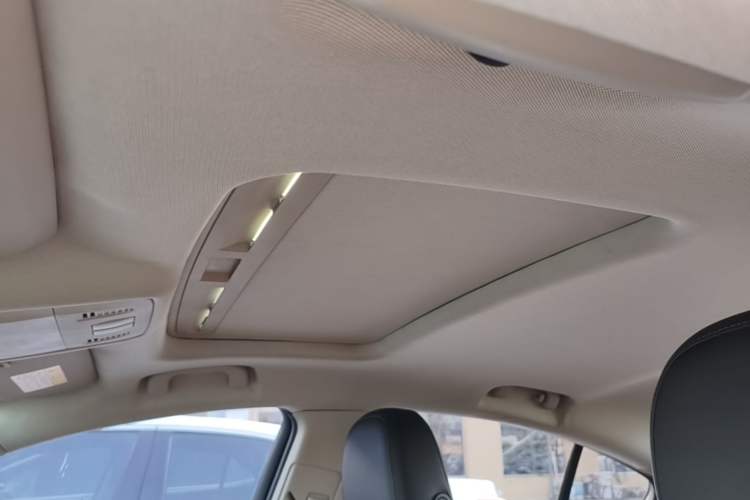 Used Buick Regal 2015 1.6T Elite Tech Model Headliner