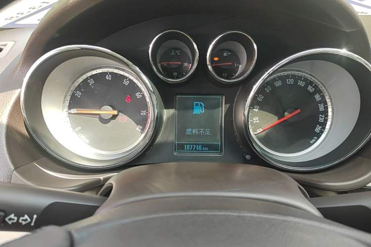 Used Buick Regal 2015 2.0L Leading Fashion Edition Instrument Cluster