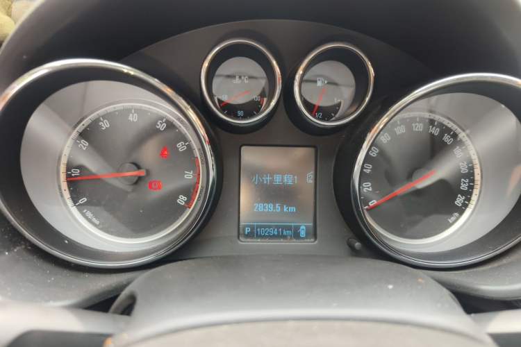 Used Buick Regal 2015 1.6T Leading Technology Model Instrument Cluster