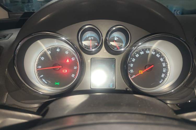 Used Buick Regal 2015 1.6T Leading Technology Model Instrument Cluster
