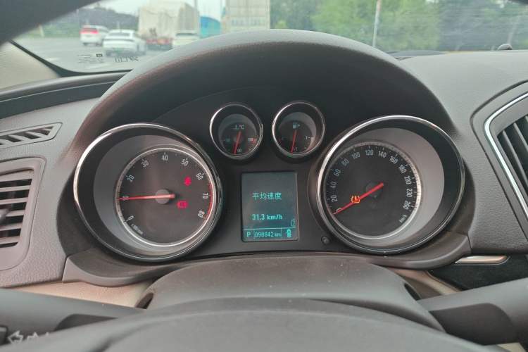 Used Buick Regal 2015 2.0L Leading Fashion Edition Instrument Cluster