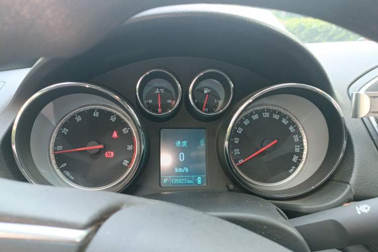 Used Buick Regal 2015 1.6T Leading Technology Model Instrument Cluster