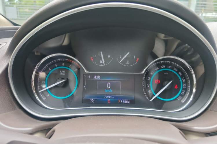 Used Buick Regal 2015 2.0L Elite Fashion Edition Instrument Cluster