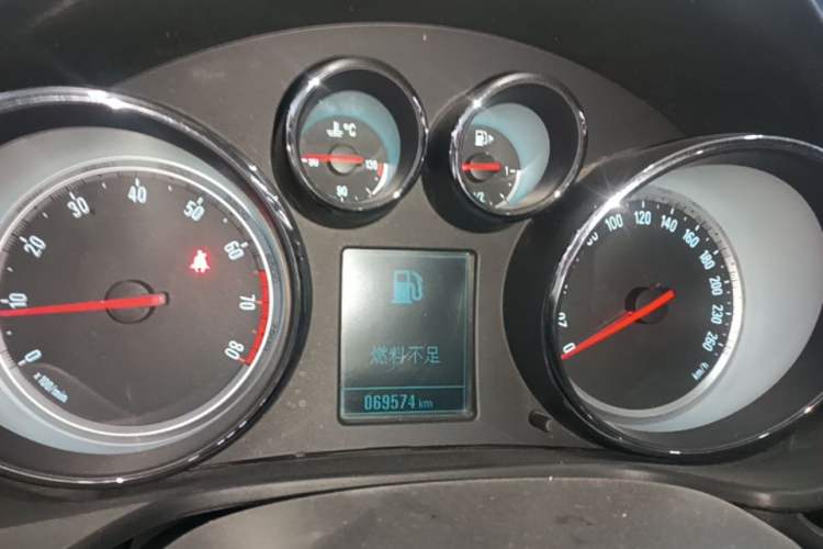 Used Buick Regal 2015 1.6T Leading Technology Model Instrument Cluster