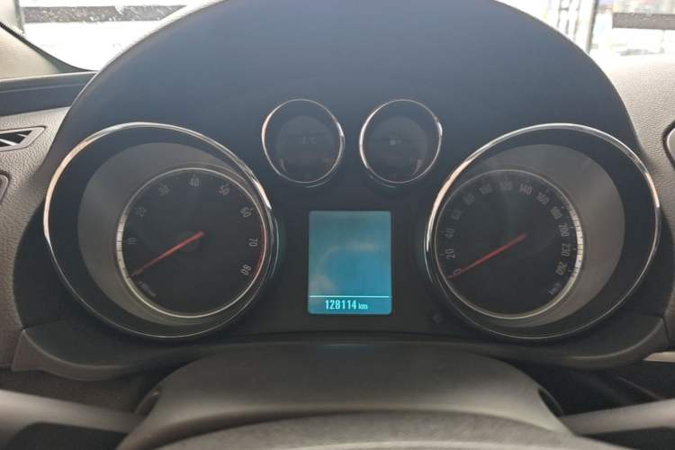 Used Buick Regal 2015 1.6T Leading Technology Model Instrument Cluster