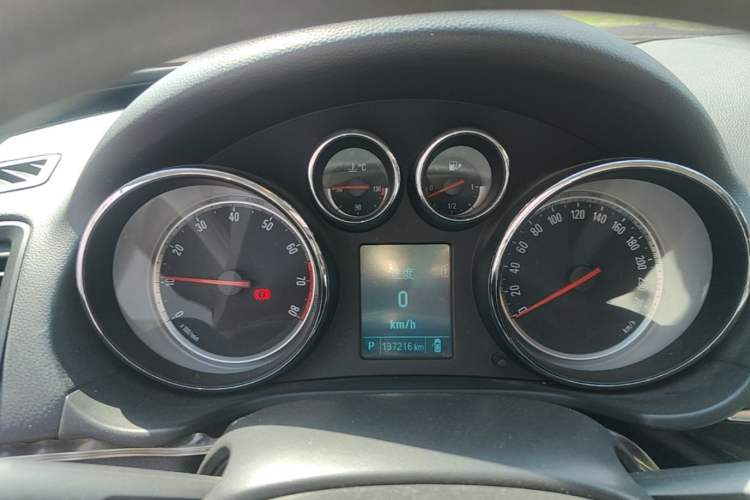 Used Buick Regal 2015 1.6T Leading Technology Model Instrument Cluster