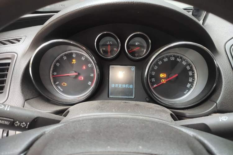 Used Buick Regal 2015 2.0L Leading Fashion Edition Instrument Cluster