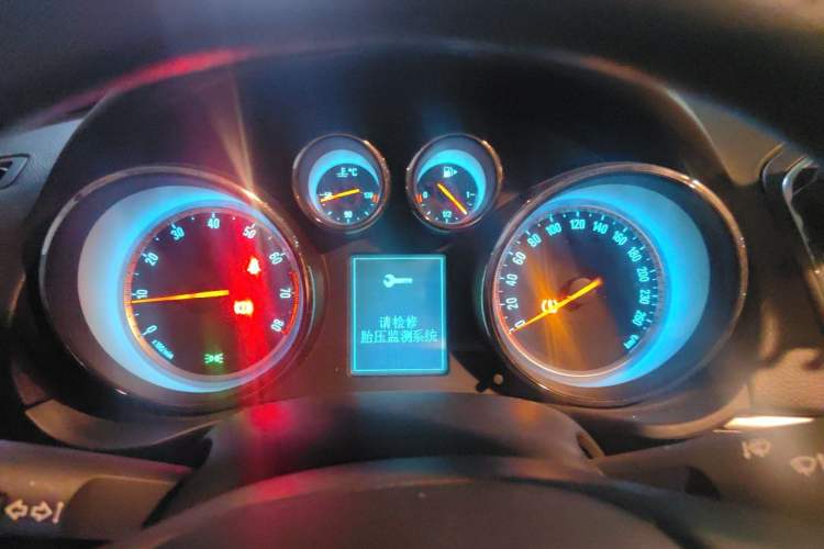 Used Buick Regal 2015 1.6T Leading Technology Model Instrument Cluster
