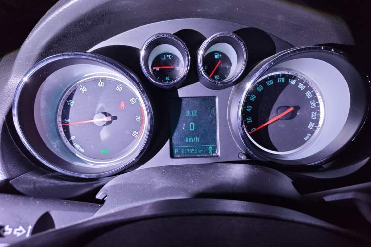 Used Buick Regal 2015 1.6T Leading Technology Model Instrument Cluster
