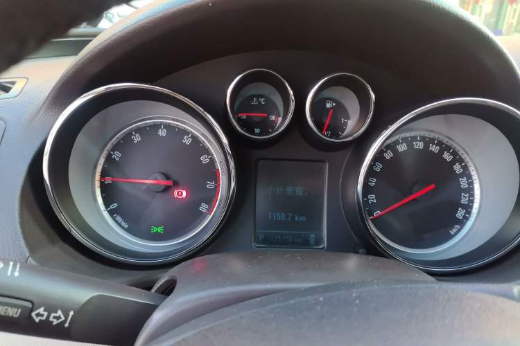 Used Buick Regal 2015 2.0L Leading Fashion Edition Instrument Cluster