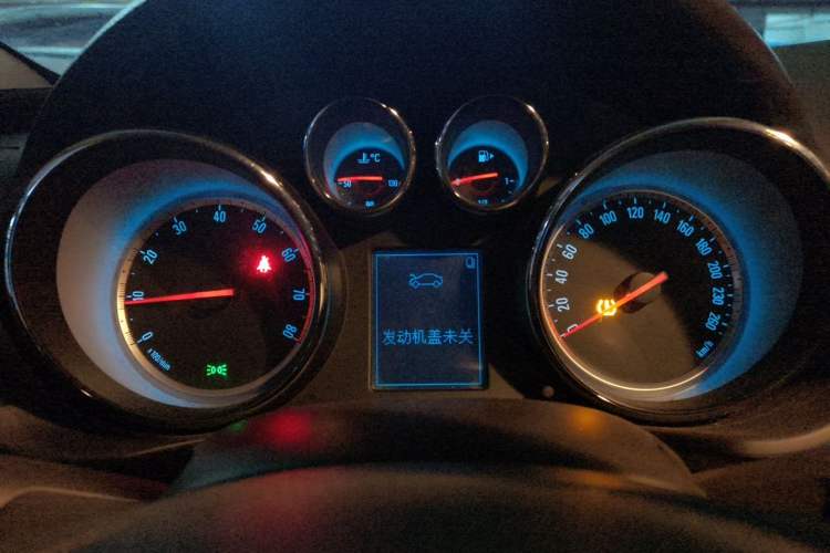 Used Buick Regal 2015 2.0L Leading Fashion Edition Instrument Cluster