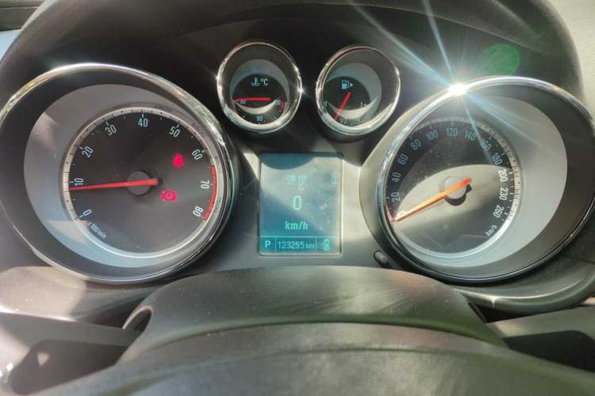 Used Buick Regal 2015 1.6T Leading Technology Model Instrument Cluster