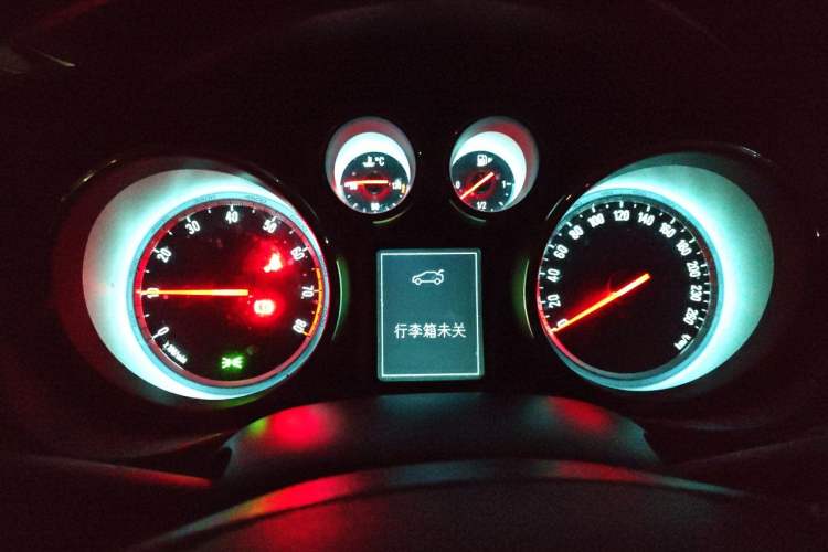 Used Buick Regal 2015 2.0L Leading Fashion Edition Instrument Cluster