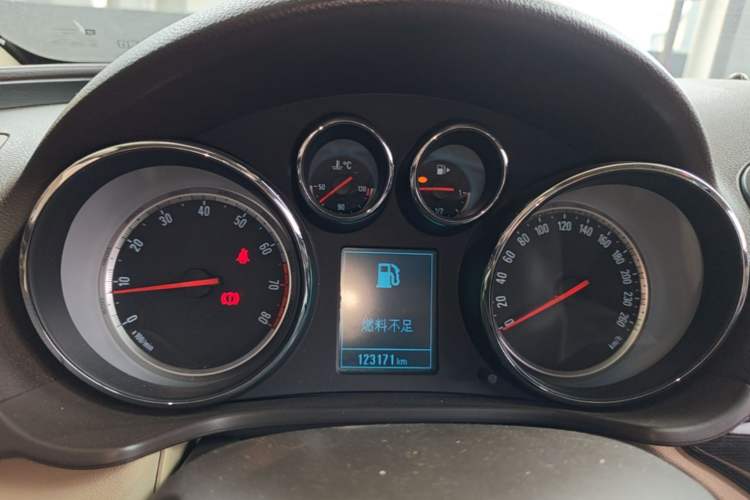 Used Buick Regal 2015 2.0L Leading Fashion Edition Instrument Cluster