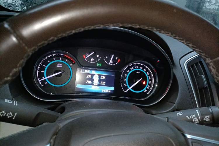 Used Buick Regal 2015 2.0L Elite Fashion Edition Instrument Cluster