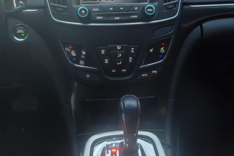 Used Buick Regal 2015 1.6T Elite Tech Model Interior 2
