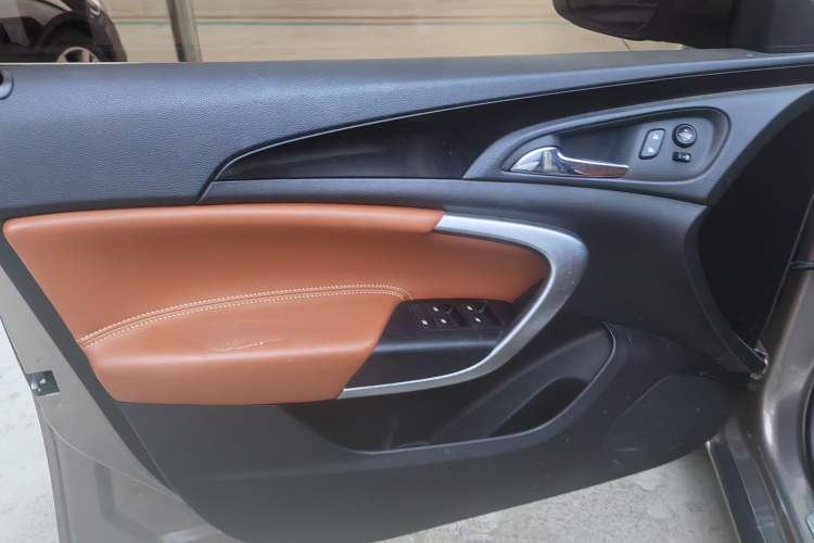 Used Buick Regal 2015 1.6T Elite Tech Model Interior 6