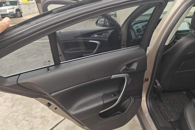 Used Buick Regal 2015 1.6T Leading Technology Model Interior 8