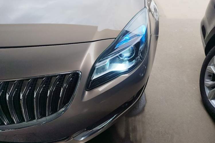 Used Buick Regal 2015 2.0L Elite Fashion Edition Left Front Headlight
