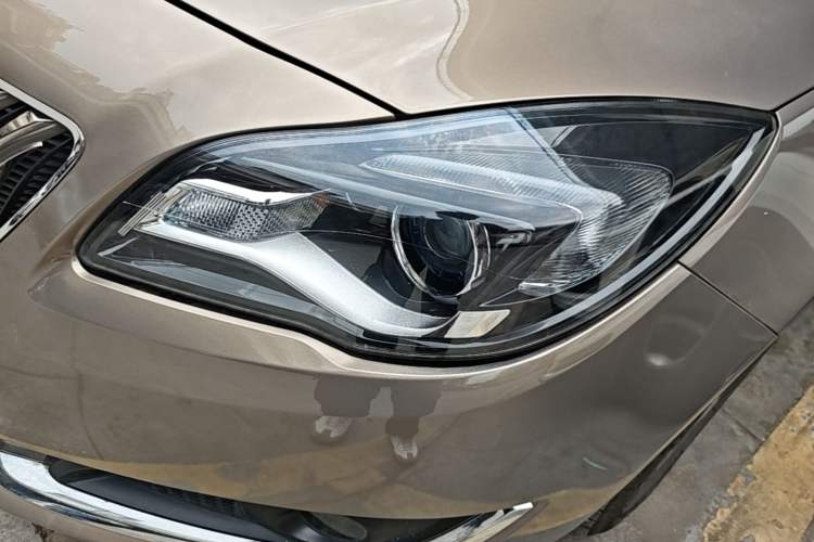 Used Buick Regal 2015 2.0L Leading Fashion Edition Left Front Headlight