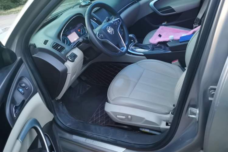 Used Buick Regal 2015 2.0L Elite Fashion Edition Left Front Seat