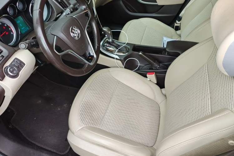 Used Buick Regal 2015 2.0L Leading Fashion Edition Left Front Seat