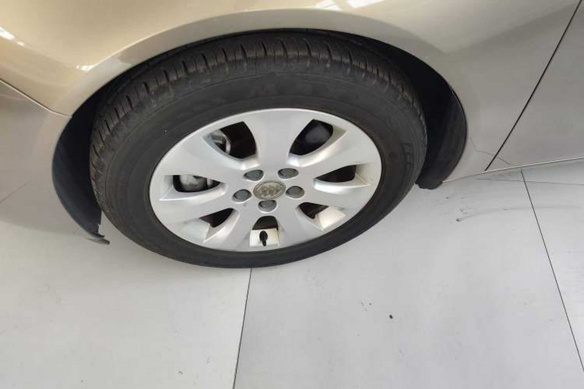 Used Buick Regal 2015 1.6T Leading Technology Model Left Front Wheel Hub