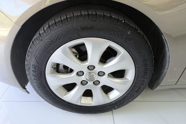 Used Buick Regal 2015 1.6T Elite Tech Model Left Front Wheel Hub
