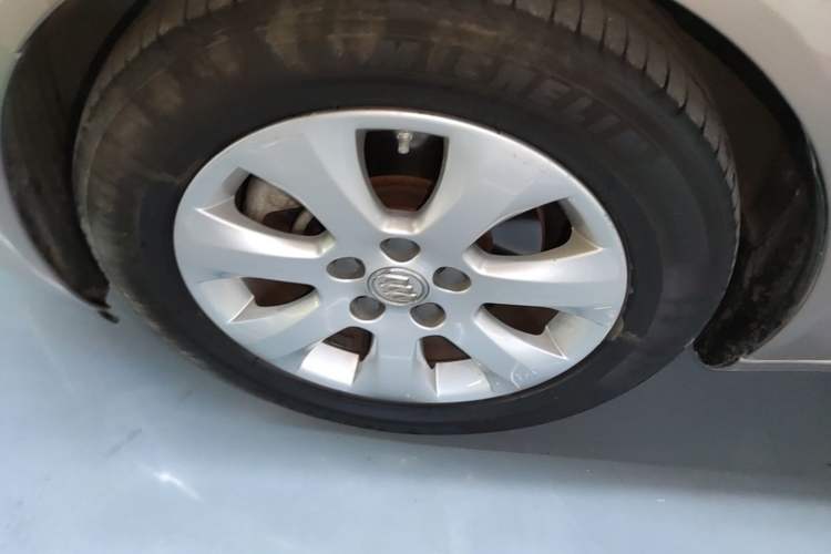 Used Buick Regal 2015 1.6T Leading Technology Model Left Front Wheel Hub