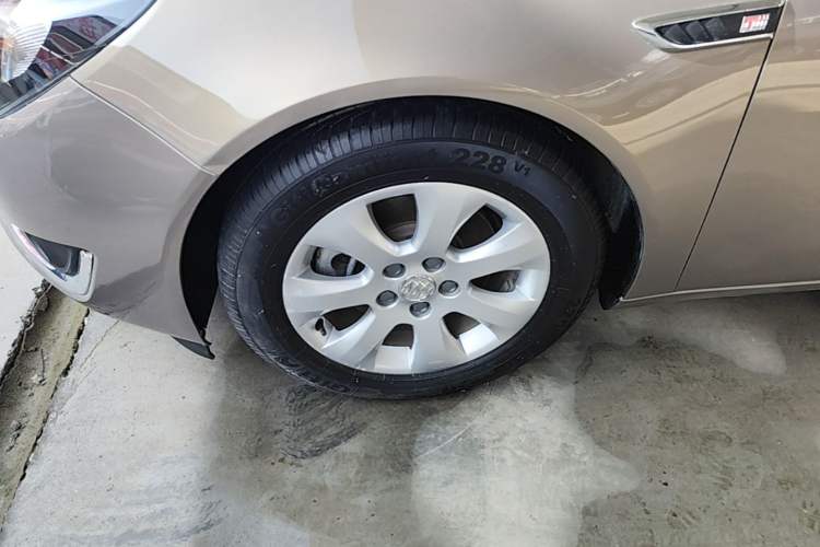 Used Buick Regal 2015 1.6T Elite Tech Model Left Front Wheel Hub