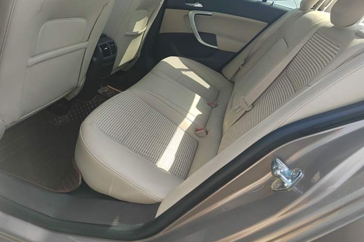 Used Buick Regal 2015 2.0L Leading Fashion Edition Left Rear Seat