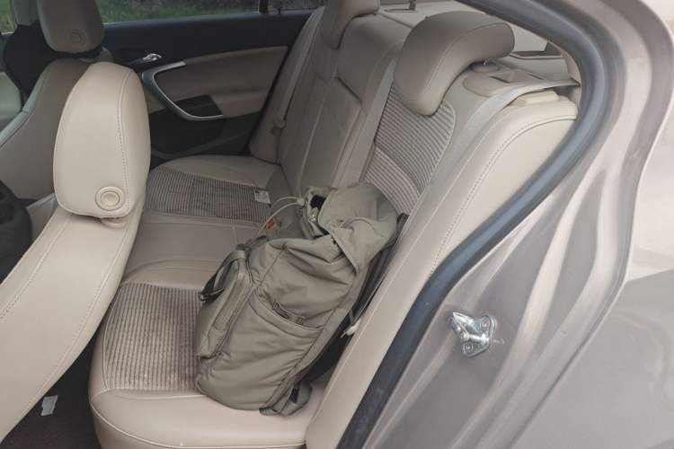 Used Buick Regal 2015 2.0L Leading Fashion Edition Left Rear Seat