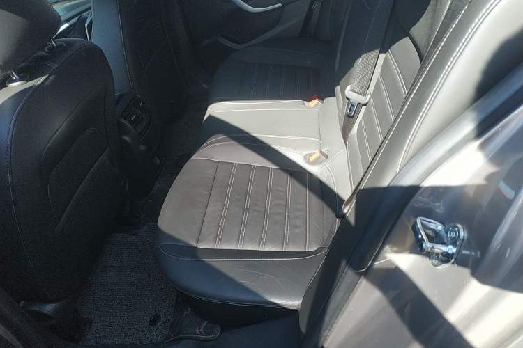 Used Buick Regal 2015 1.6T Fashion Tech Model Left Rear Seat