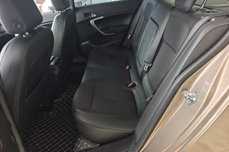Used Buick Regal 2015 1.6T Leading Technology Model Left Rear Seat