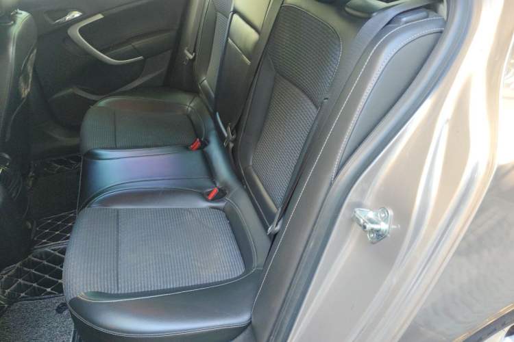 Used Buick Regal 2015 1.6T Leading Technology Model Left Rear Seat