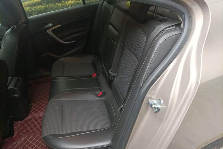Used Buick Regal 2015 1.6T Leading Technology Model Left Rear Seat