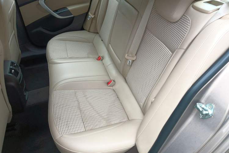 Used Buick Regal 2015 2.0L Leading Fashion Edition Left Rear Seat