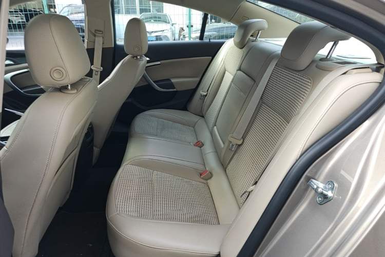 Used Buick Regal 2015 2.0L Leading Fashion Edition Left Rear Seat