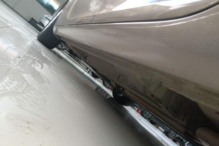 Used Buick Regal 2015 2.0L Elite Fashion Edition Left Side Sill
