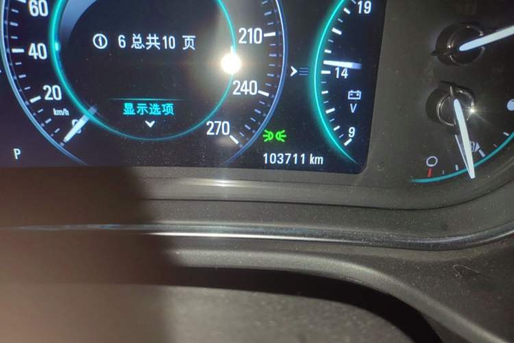 Used Buick Regal 2015 1.6T Elite Tech Model Odometer Close Up
